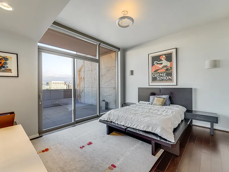 38 N Almaden Blvd #2023 — Photo 7
