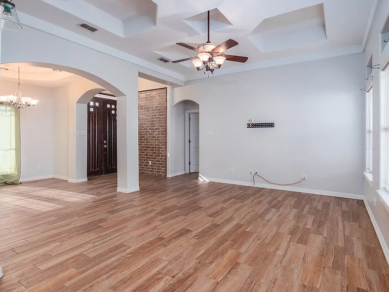 3818 Oregon Dr — Photo 3
