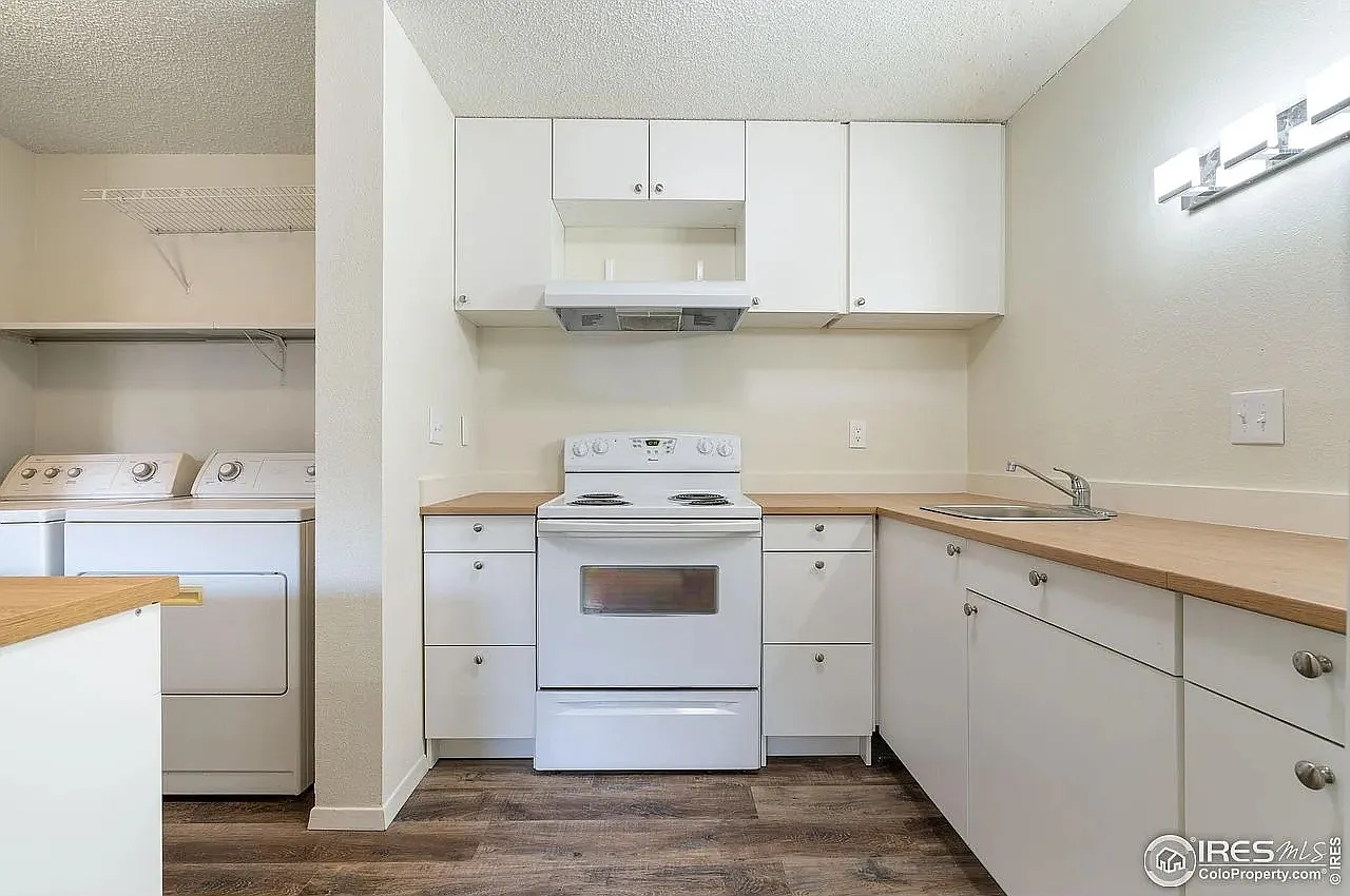 925 Columbia Road #122 - 1 — Photo 4