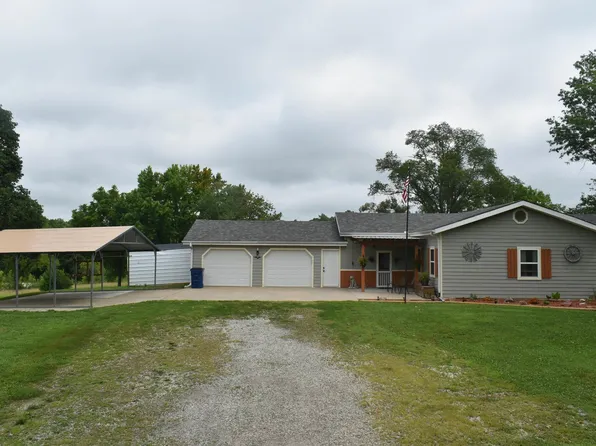 610 Monroe St, Oskaloosa, KS 66066