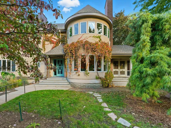 142 Cambridge St, Saint Paul, MN 55105