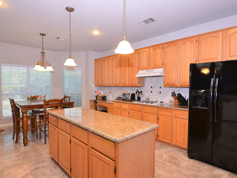 2412 Clearwood Ln — Photo 8