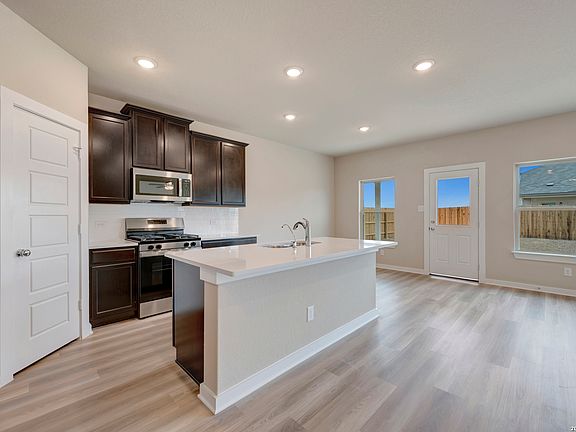 4th image of 6703 Tasajillo Spring