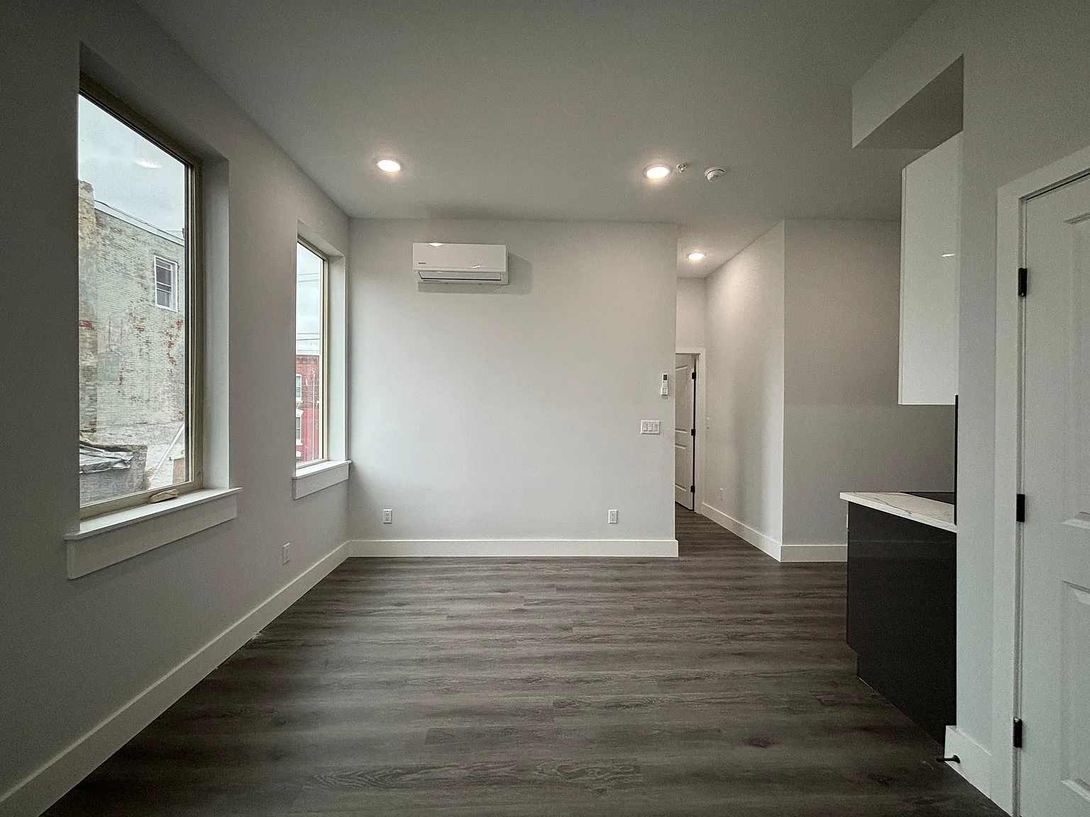 2 bed, 800 sqft, $1,690 — Photo 2