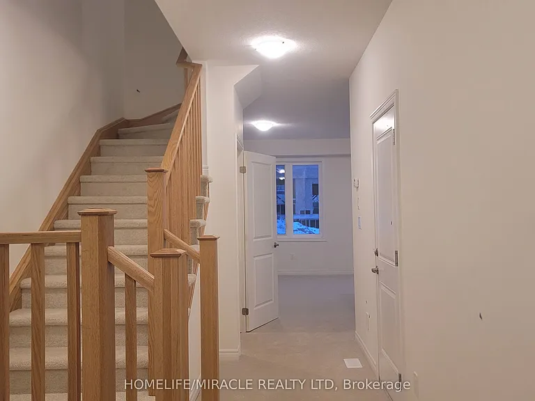 22 Vickers Rd — Photo 2