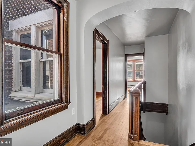 727 E Market St — Photo 27