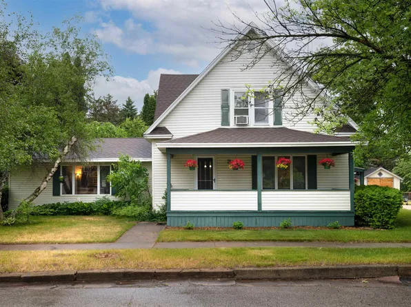 345 Horne St, Redgranite, WI 54970