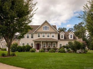 6 Breakwater Ln, Windsor, CT 06095