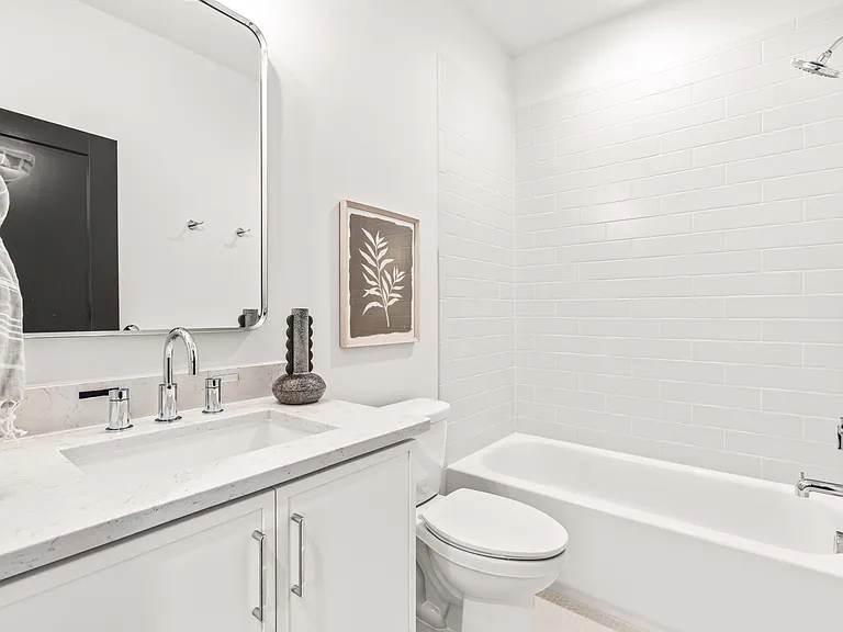 813 Niantic St #813 — Photo 15