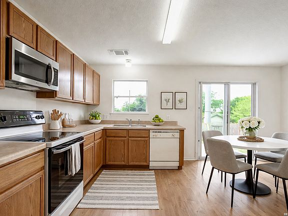 4th image of 8438 Adams Hill Dr.