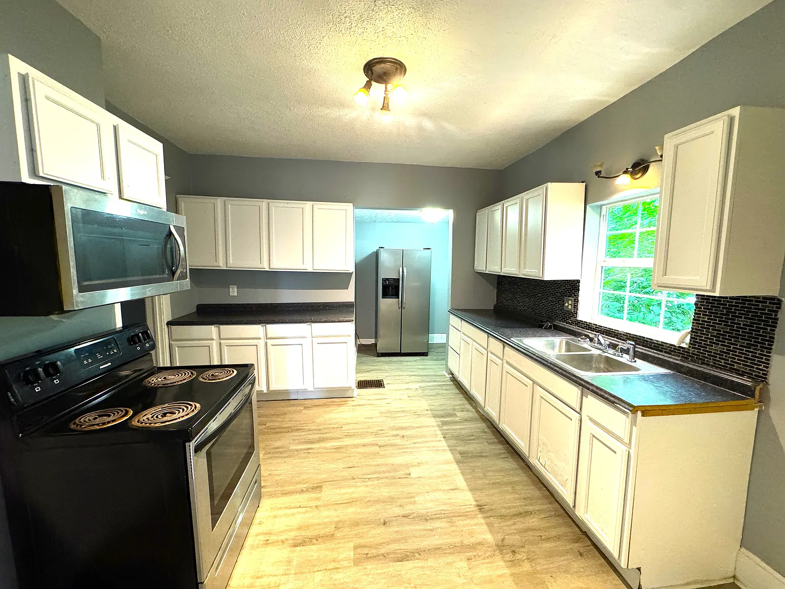 2028 Dexter St — Photo 4