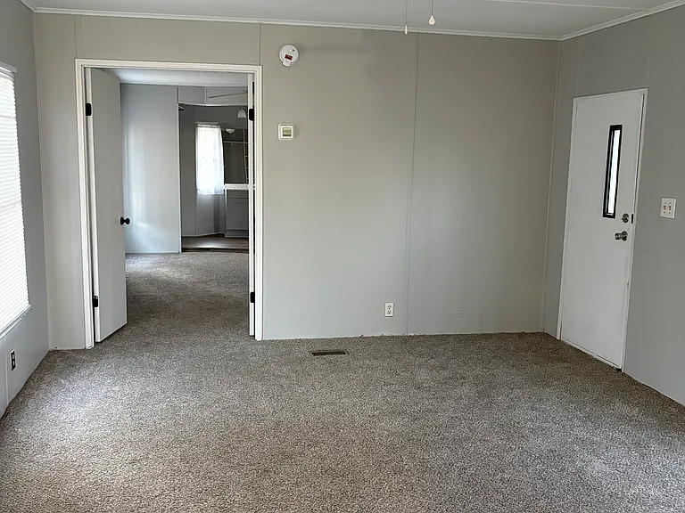585 Fox Valley Farms Rd — Photo 5