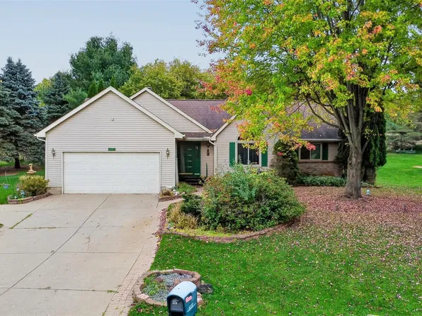 335 Brandon Ln, Ortonville, MI 48462