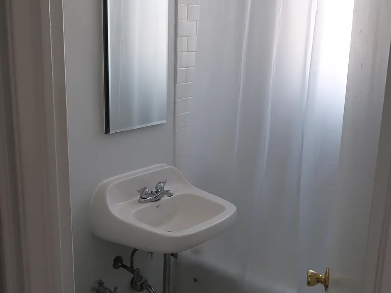534 W Startford Pl — Photo 12