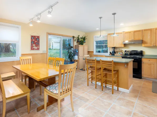 2797 Malletts Bay Avenue, Colchester, VT 05446