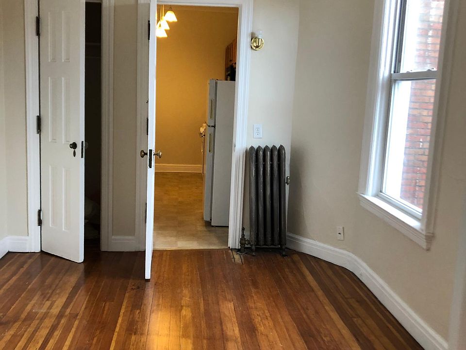 2nd image of 609 Union St APT 2