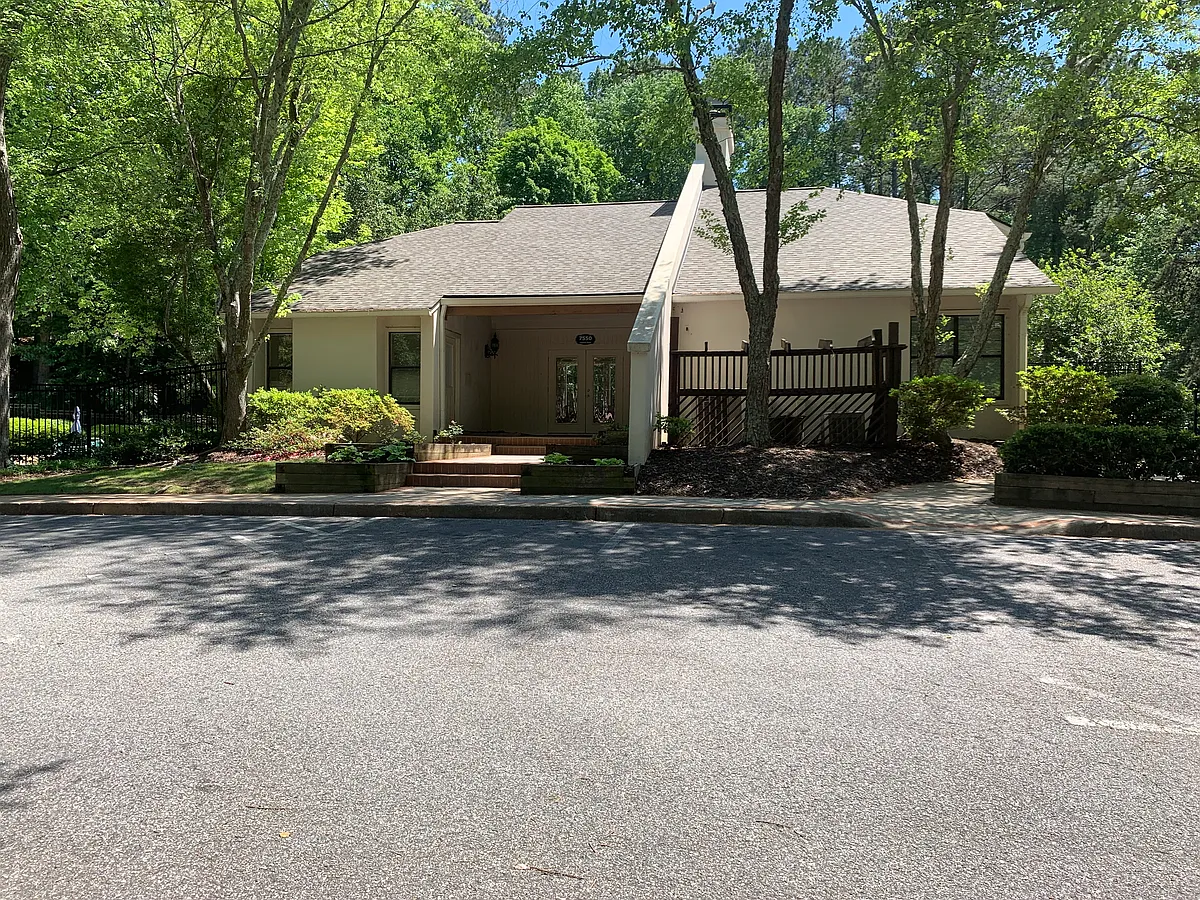 Building Photo - 1408 Huntingdon Chase