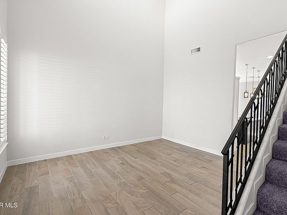 3rd image of 12640 Dorchester Ave
