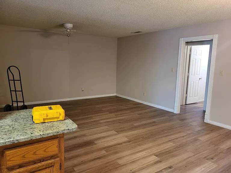 333 Fairhavens Dr — Photo 5