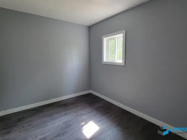 586 Machray Ave, Winnipeg, MB R2W 1A9