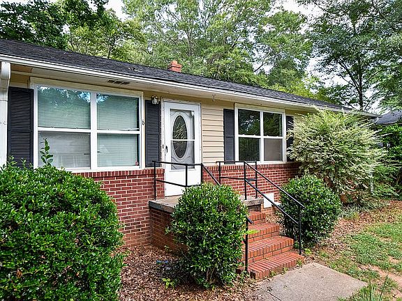 2nd image of 6 Mayflower Ave
