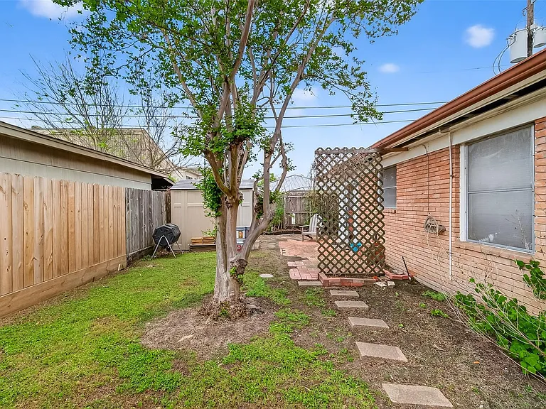 3428 Bradford St — Photo 25
