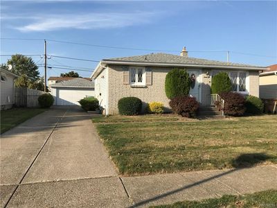 92 Parwood Dr, Cheektowaga, NY 14227 | MLS #B1297604 | Zillow