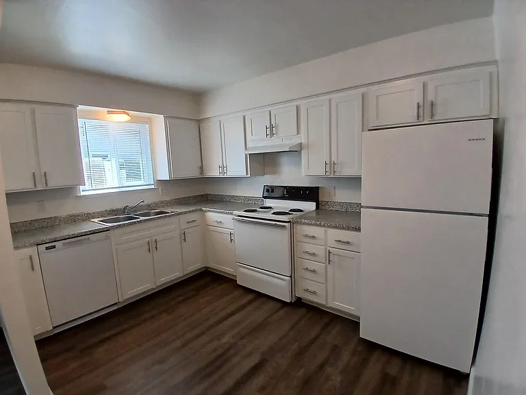 1251 Kenny Dr #9 — Photo 1