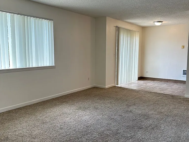 452-Trinity Apartments — Photo 10