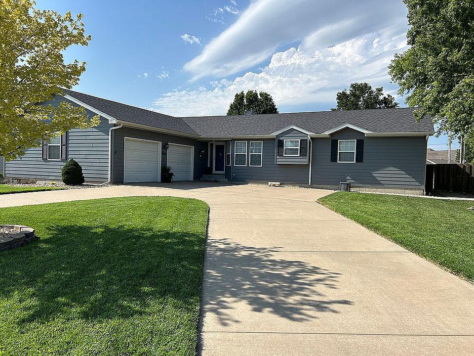 1st image of 802 Saint Michaels Dr