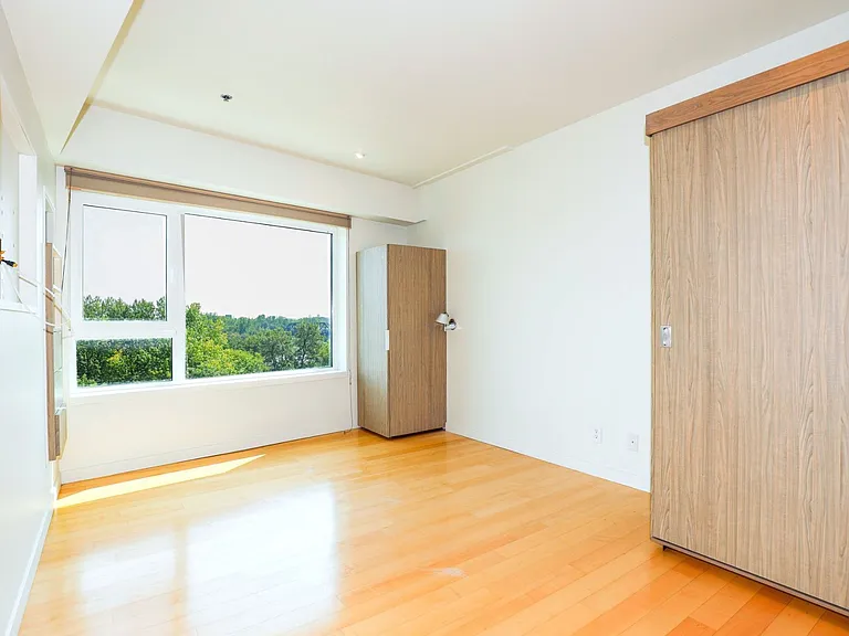 300 Waterfront Dr #502 — Photo 11
