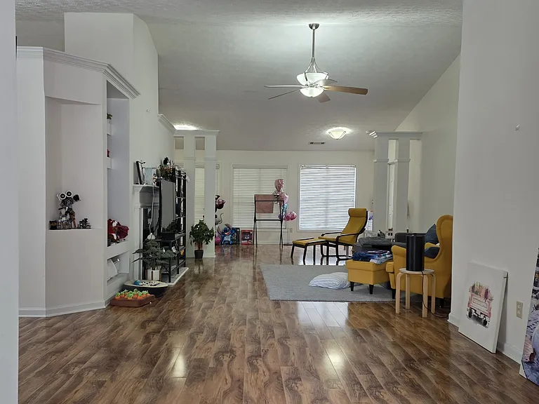 4585 Brook Farms Ct — Photo 2