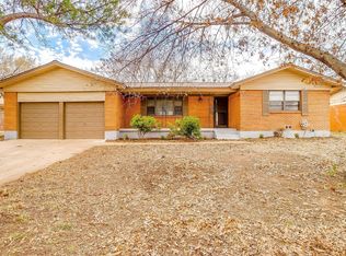 1212 Crestview Dr, Hurst, TX 76053
