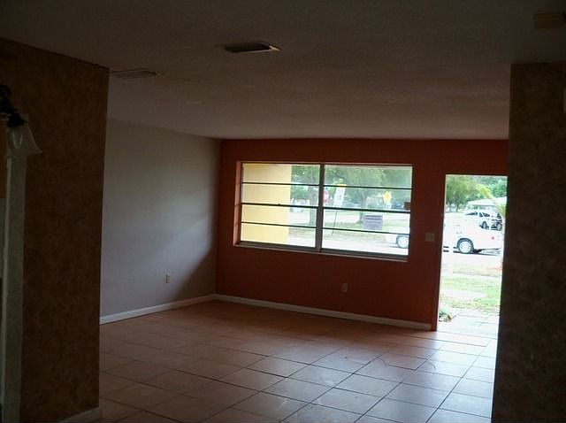 2nd image of 901 N 73rd Ave