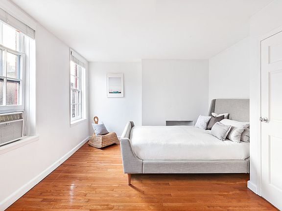 5th image of 339 W 20th St APT 4
