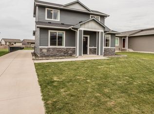 2213 S Ronsiek Ave, Sioux Falls, SD 57106