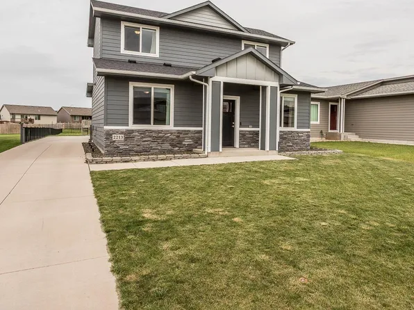 2213 S Ronsiek Ave, Sioux Falls, SD 57106