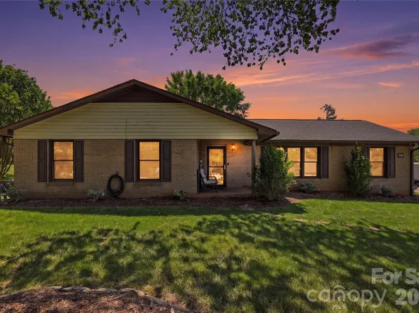 125 Southwood Park Rd, Mooresville, NC 28117