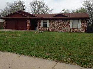 530 W Ferndale Ln, Grand Prairie, TX 75052