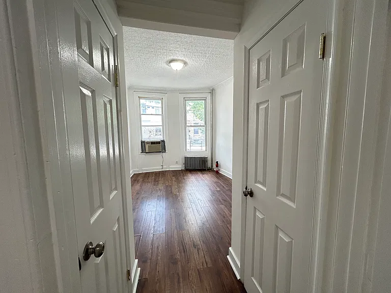 219 Highland Pl #1R — Photo 4