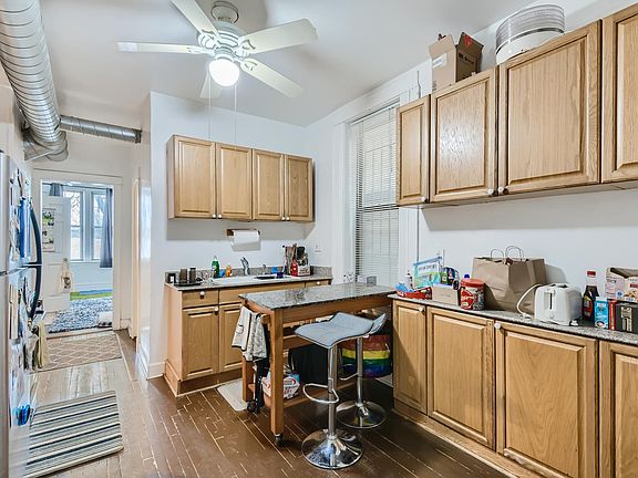 4th image of 1532 N Greenview Ave APT 2