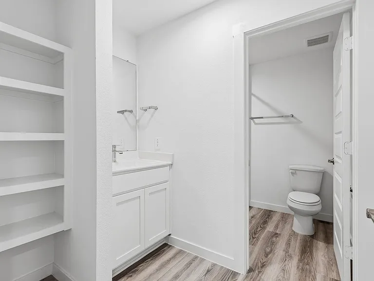 31514 Avebury Lake Ln — Photo 11