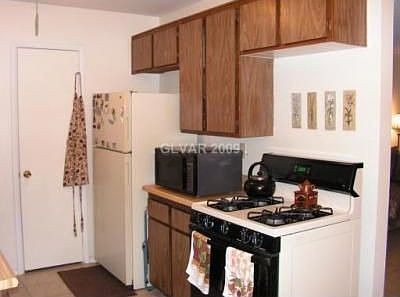 2nd image of 3694 Lone Oak St
