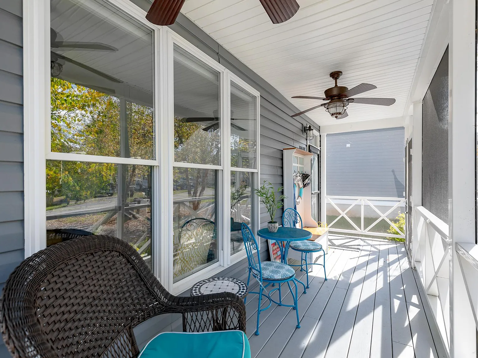 1214 Bancroft Ave — Photo 4