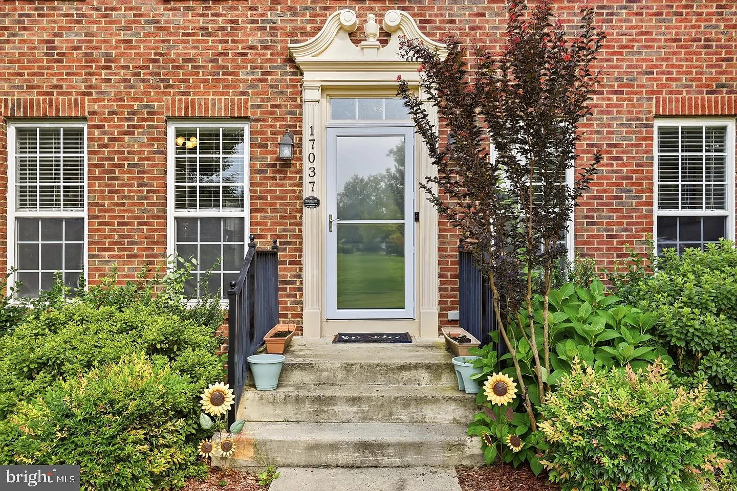 3 bed, 3.5 bath, 2811 sqft, $3,300 — Photo 4