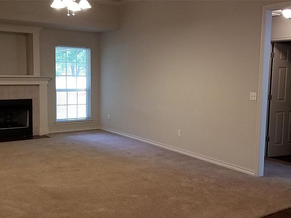 3rd image of 25515 Briar Dr