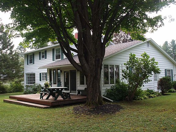 2nd image of 8 Bradley Dr