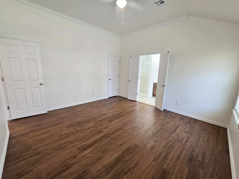 16001 Korie Dr — Photo 12