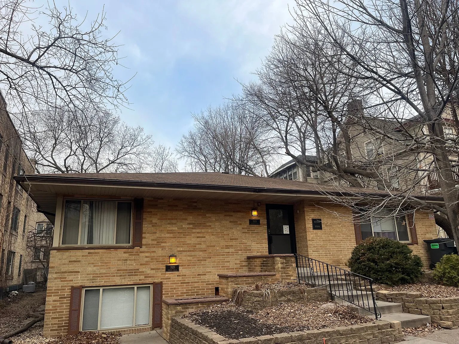 1924 Emerson Ave S — Photo 1
