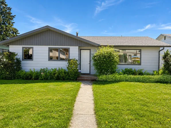5035 48th St, Rocky Mountain House, AB T4T 1M4